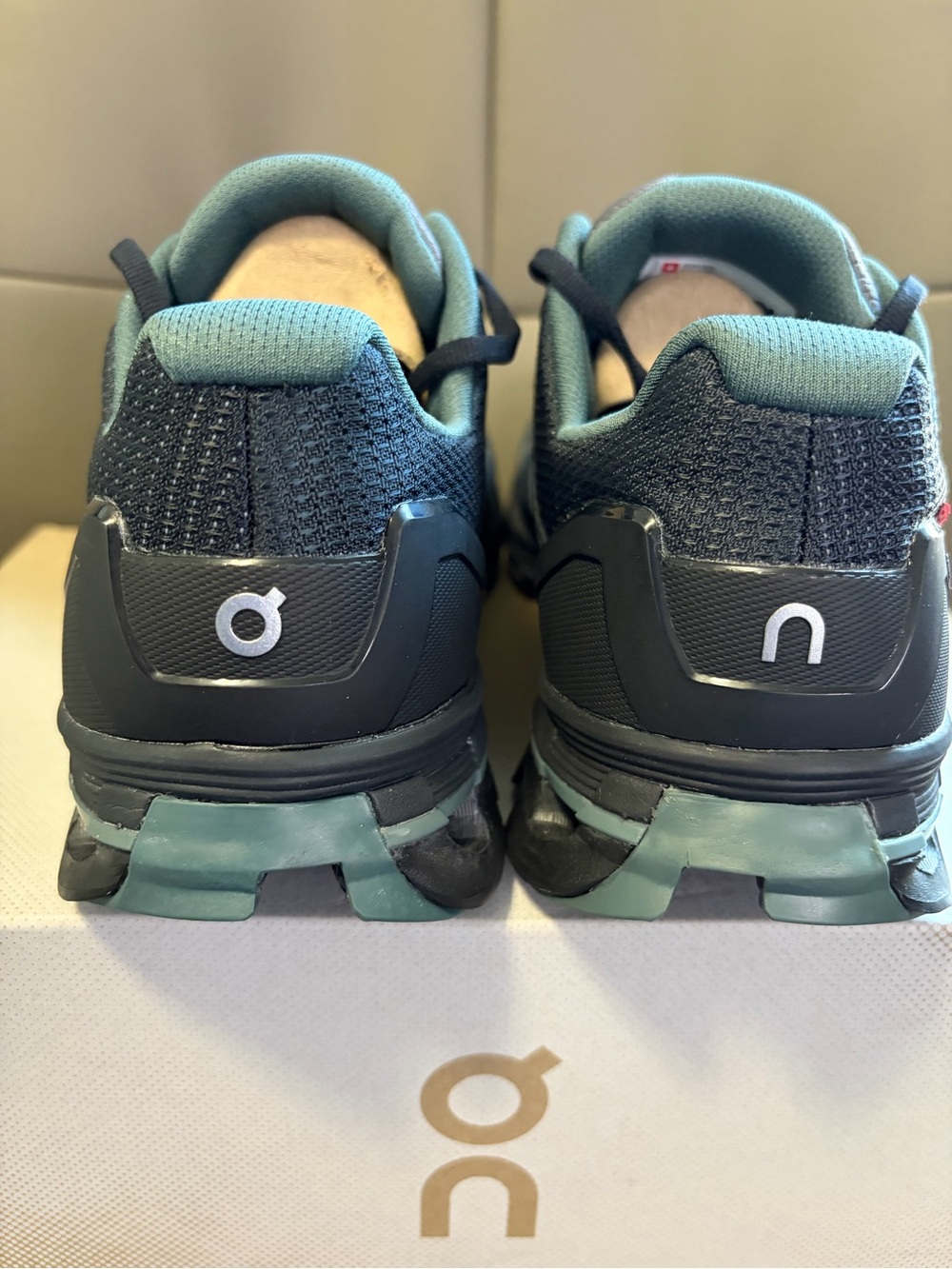 BNWB WOMEN'S ON CLOUD SHOES/SNEAKERS NAVY BLUE AND BLACK US SIZE 7-UK 5-EUR 38 - Picture 8 of 16